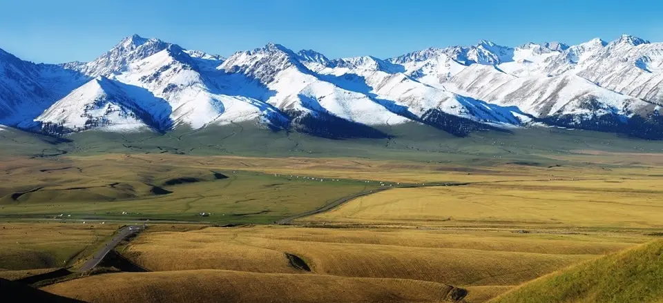 【北疆】在喀納斯與禾木尋找瑞士・伊犁薰衣草花季・獨庫公路・西域佛窟|文化考察交流團、無購物